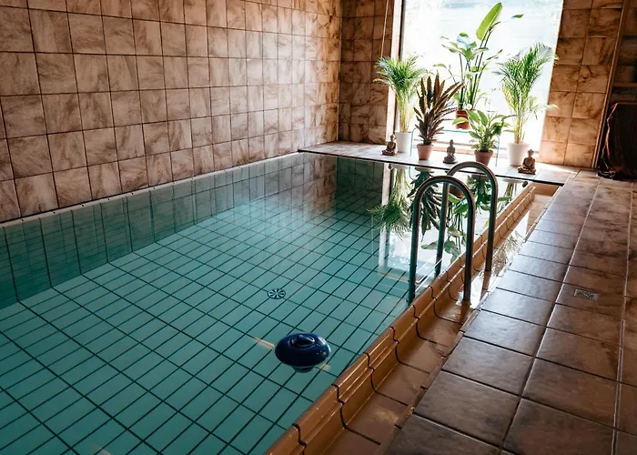 Big Quiet With Garden And Pool Villa *